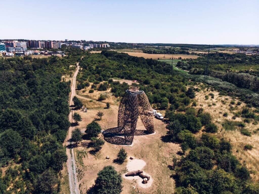 3 oblíbené rozhledny a vyhlídky v Praze a blízkém okolí 1 Rozhledna Doubravka