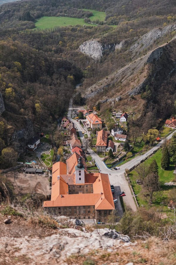 Svatý Jan pod Skalou