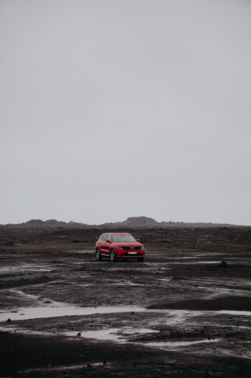 5 reasons to rent a car in Iceland and how to save easily
