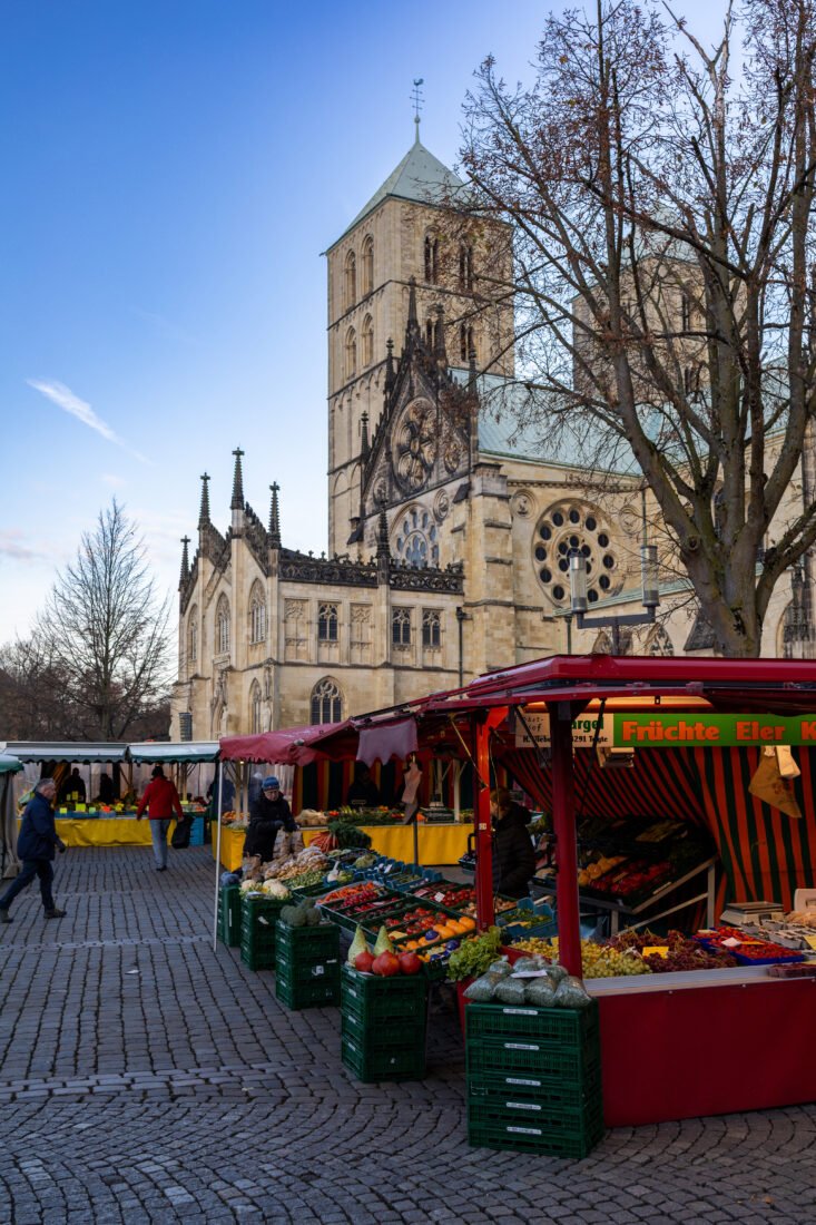 Týdenní trh na náměstí Domplatz - Münster